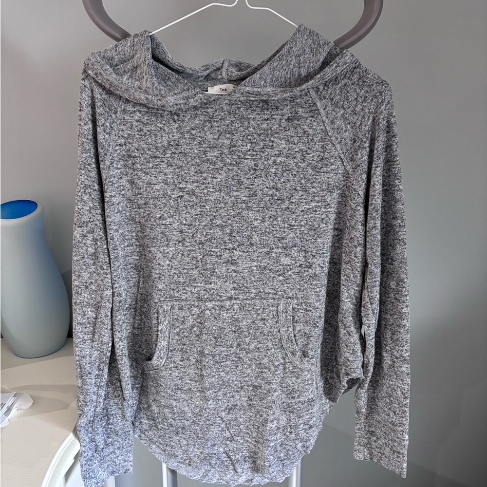 Aritzia TnA grey marled thin hooded long sleeve xs